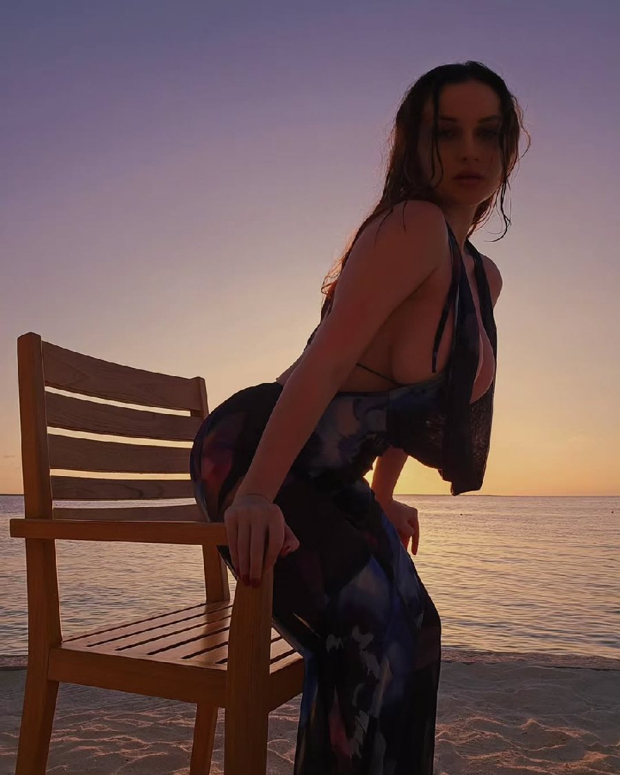 Sexy girl Miranda Faith nude in San Francisco