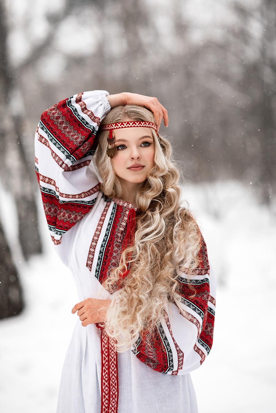 Slavic girls’s look of the day — catch her live in San Francisco