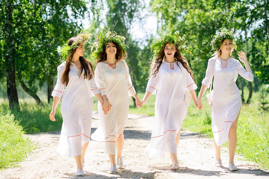 A cozy shot with Slavic girls — straight from San Francisco