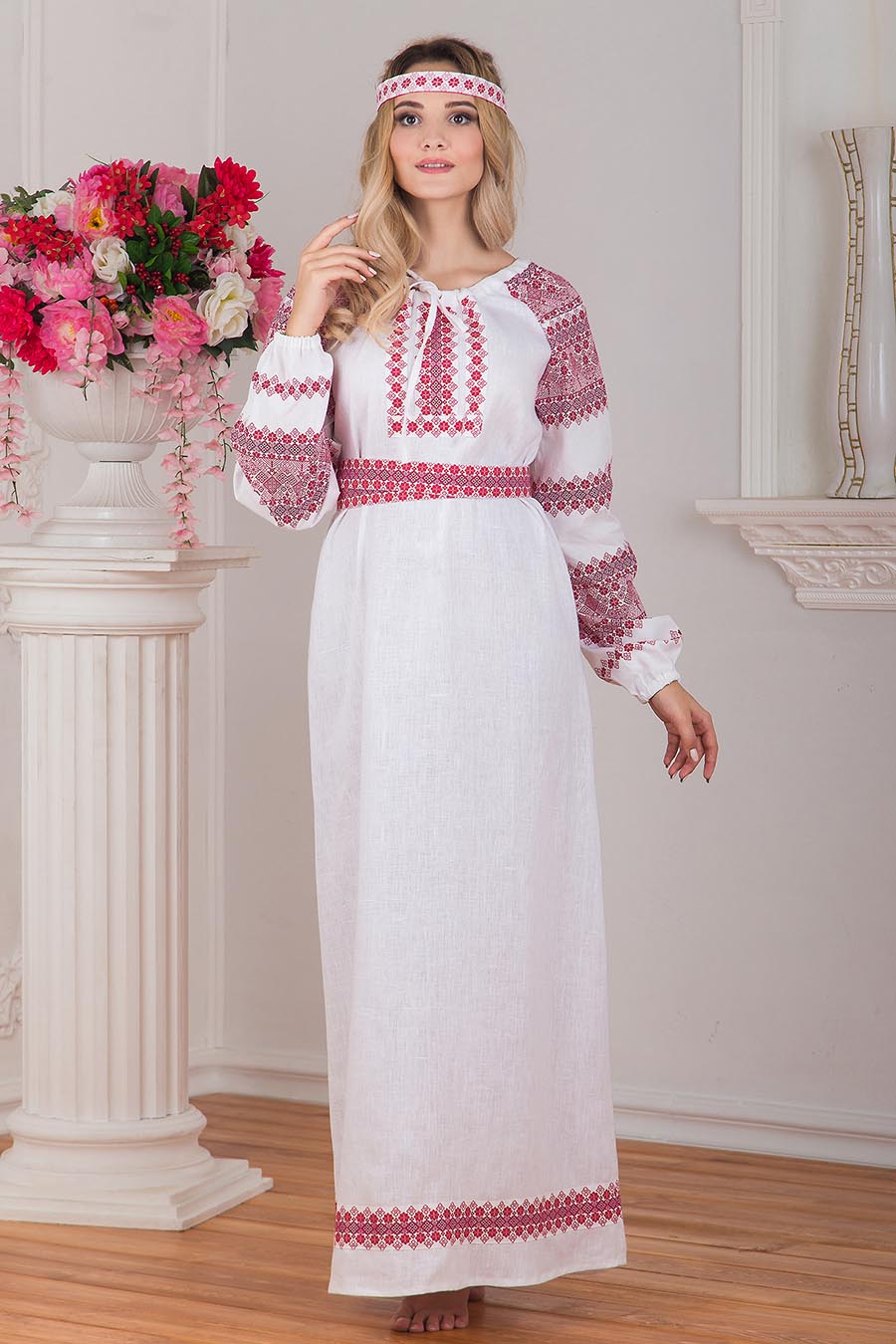 Women in Slavic costumes in San Francisco