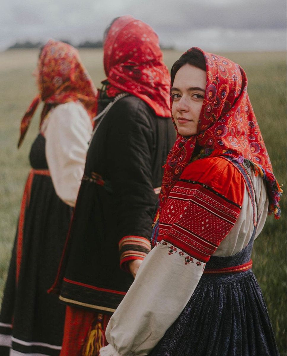 Women in Slavic costumes in San Francisco